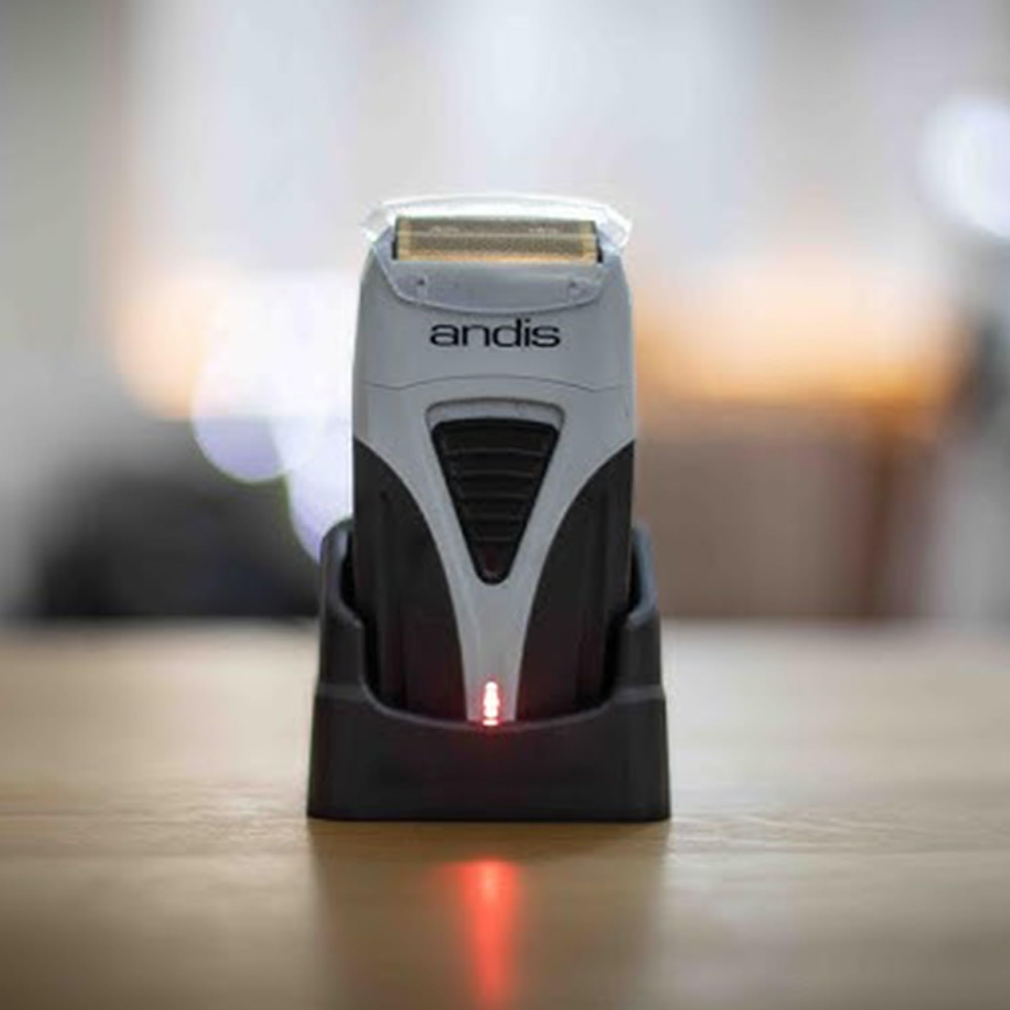 ANDIS Profoil Lithium Shaver W/ Charging outlet Dock