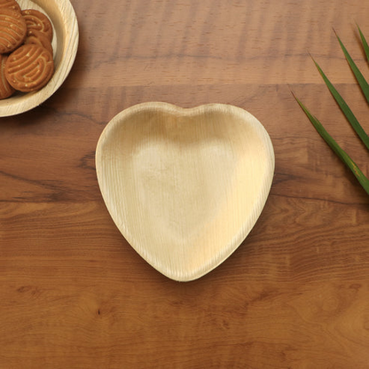 Heart-Shaped Palm Leaf Plates – Eco-Friendly Disposable Dinnerware