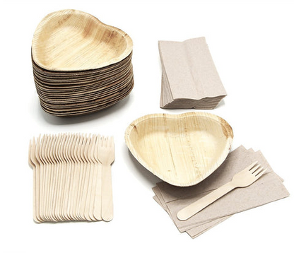 Heart-Shaped Palm Leaf Plates – Eco-Friendly Disposable Dinnerware